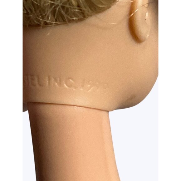 Mattel 1998 Vintage Blonde Barbie Doll Blue Eyes & Red Pink Lips - Picture 11 of 11